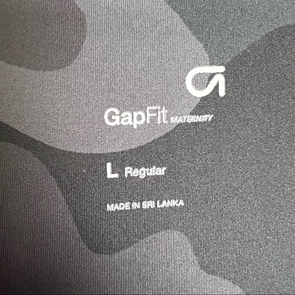 New Gap Maternity Power Recycled Full Panel Capri Leggings Large Camo - Picture 6 of 9